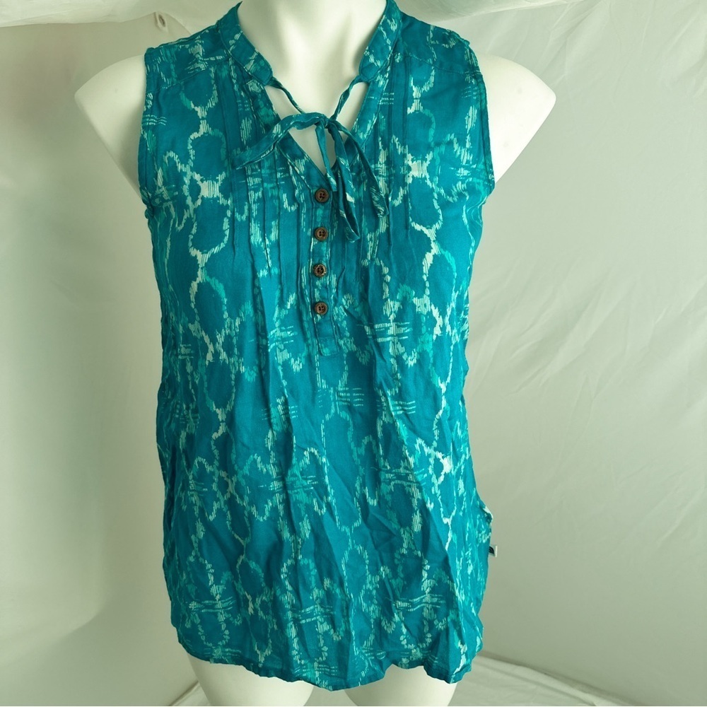The North Face turquoise and white ikat pattern button front sleeveless top